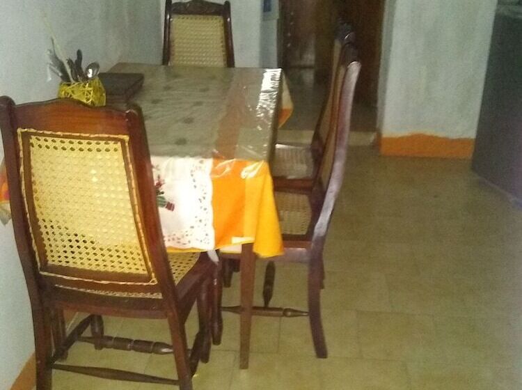 پانسیون Room In Guest Room   Posada Green Sea Villa Helen Kilometer 4 Bypass