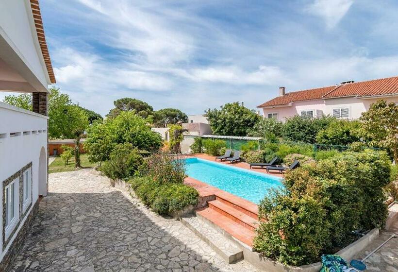 بنسيون Vip House   Pool & Beach In Caparica