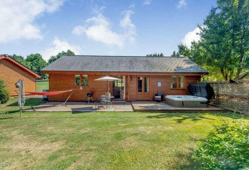 Курорт Ford Farm Lodges