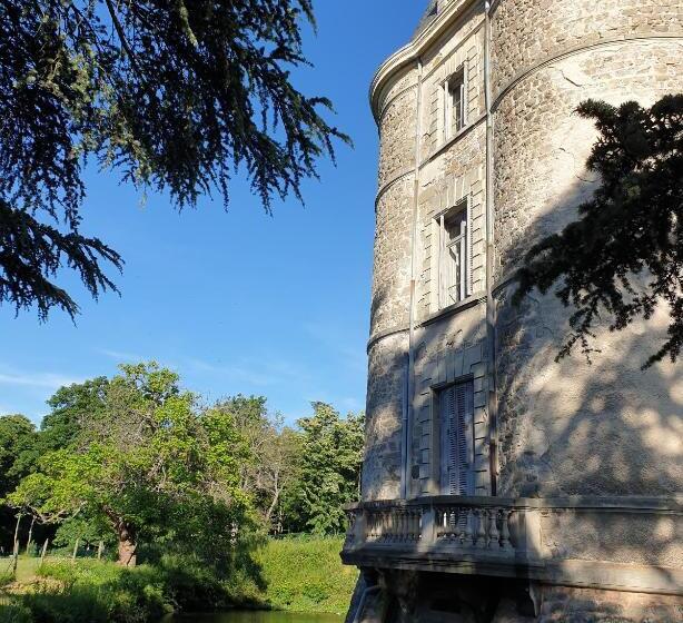 住宿加早餐  Château De Saint Bonnet Les Oules