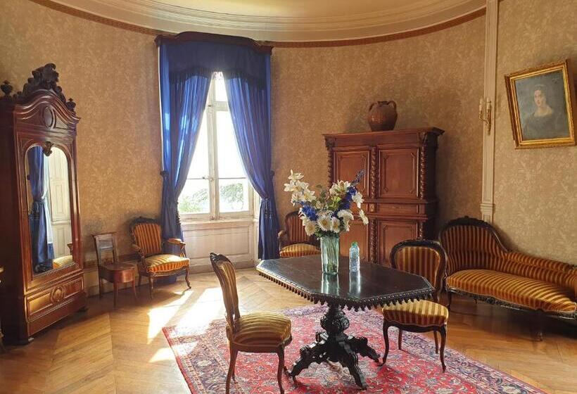 住宿加早餐  Château De Saint Bonnet Les Oules