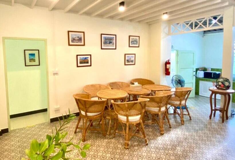 酒店 เซน บัลโคนี่ เฮ้าส์ ระนอง
