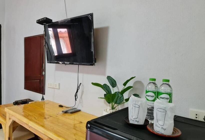 בית מלון כפרי Mookboonchu Guesthouse ,kohmook Trang