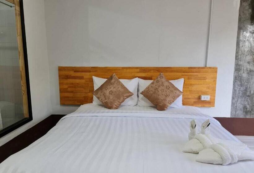 בית מלון כפרי Mookboonchu Guesthouse ,kohmook Trang