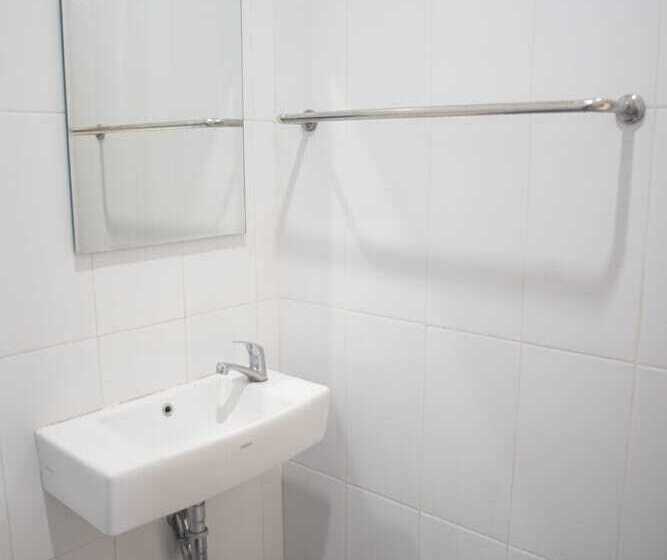 فندق Oyo 91900 Wisma Amrach