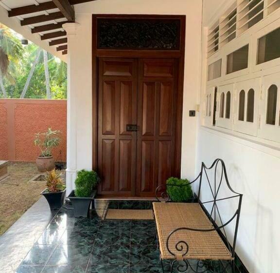 פנסיון Tropical Colonial Retreat Minutes From The Beach