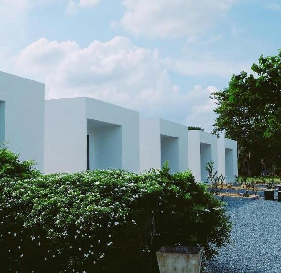 Tj Garden & Resort