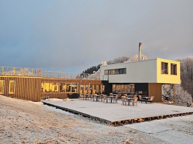 Ursa Mica Glamping Resort