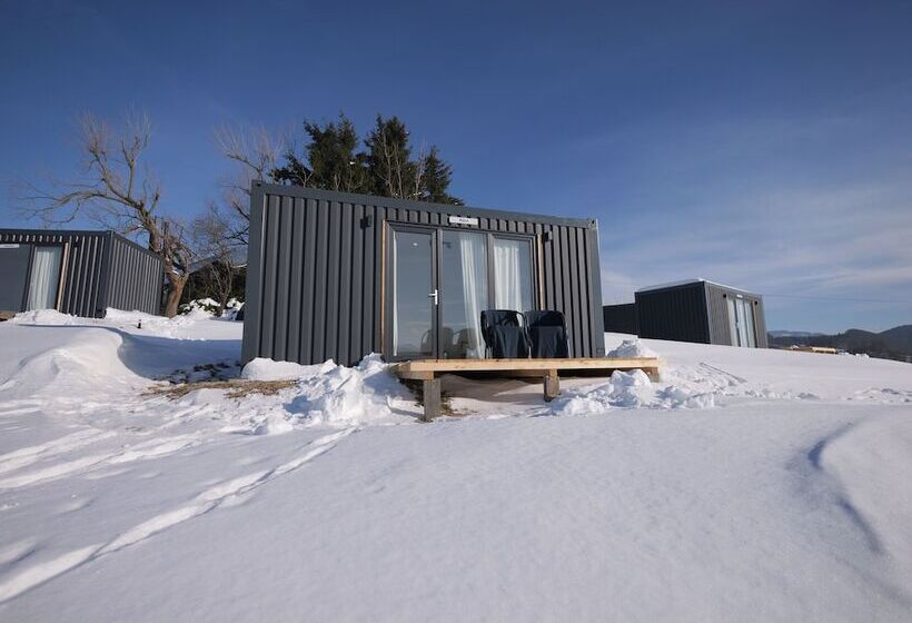 Ursa Mica Glamping Resort