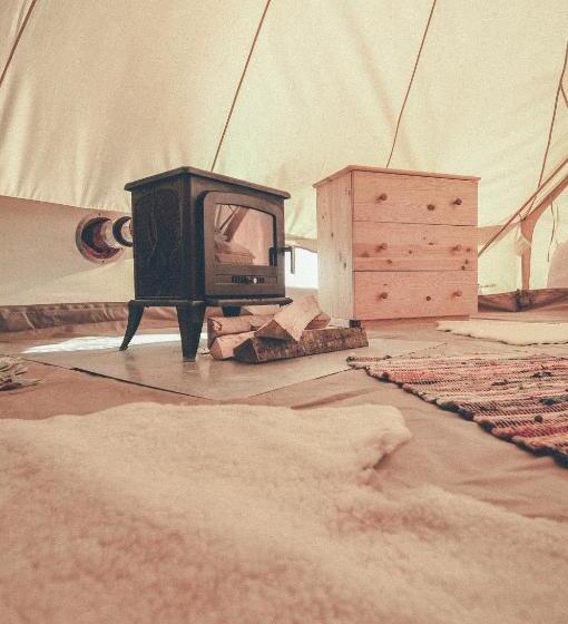 Ursa Mica Glamping Resort