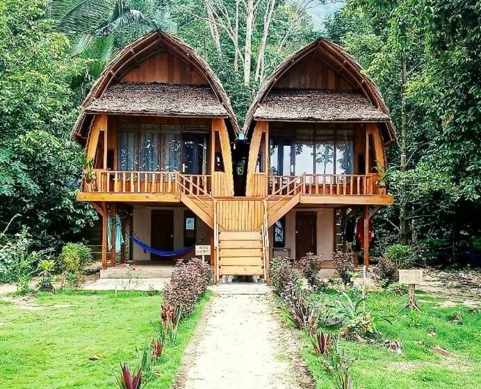 Общежитие Air Belanda Resort Near Ora Beach