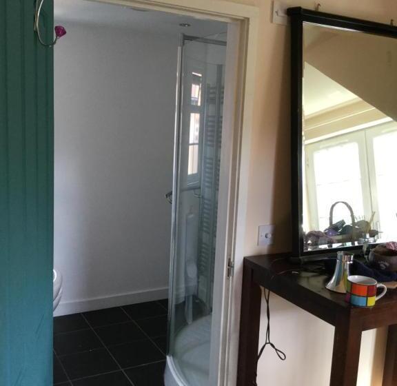 تختخواب و صبحانه Hurstbourne