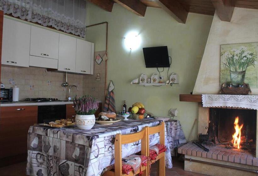 مبيت وإفطار Medieval Village Of Pacentro