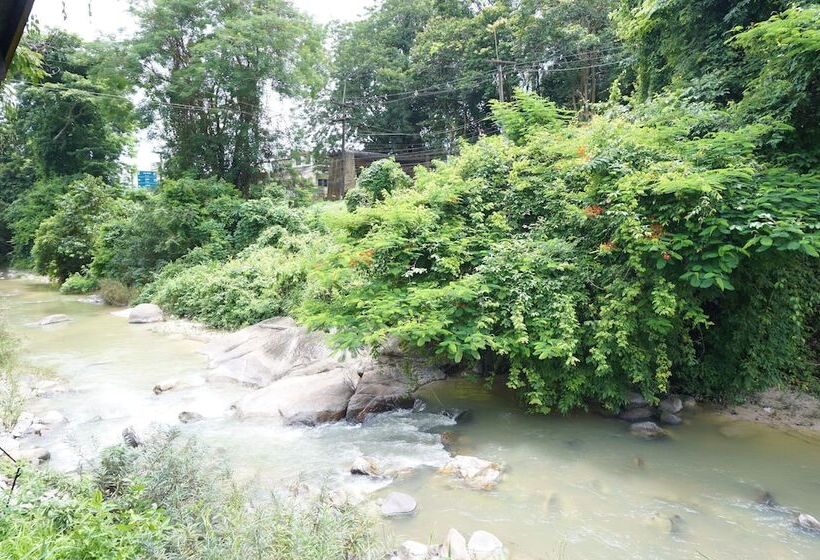 مبيت وإفطار Thansila Resort