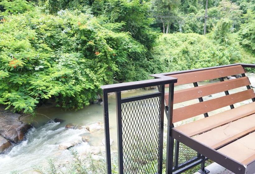 مبيت وإفطار Thansila Resort