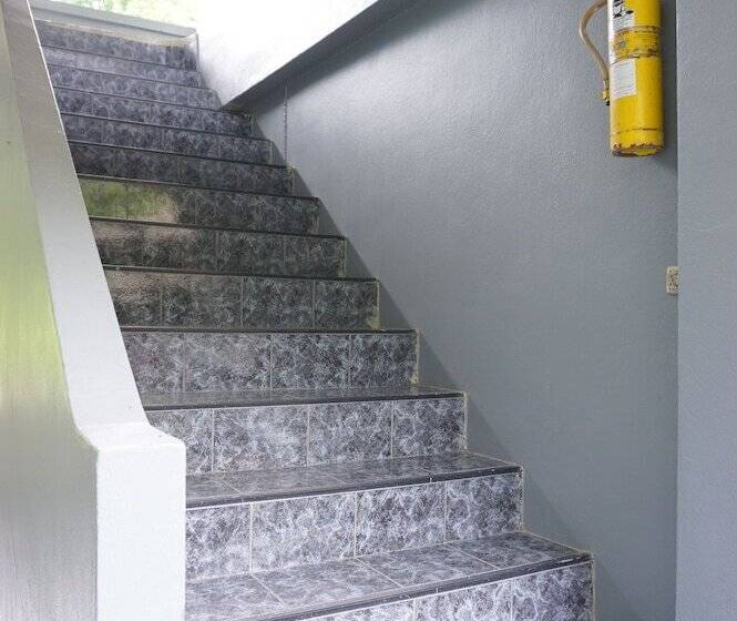 مبيت وإفطار Thansila Resort