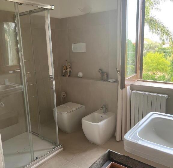 پانسیون Domus Orestea Luxury Suites