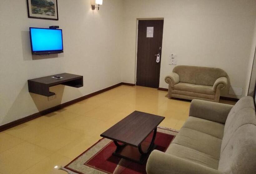Shilpi Hill Resort