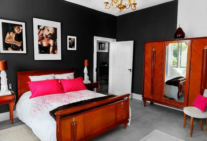 פנסיון Le Cherche Midi Chambres D Hôtes Avec Cuisine Equipee Grand Jardin Parking Securise Gratuit