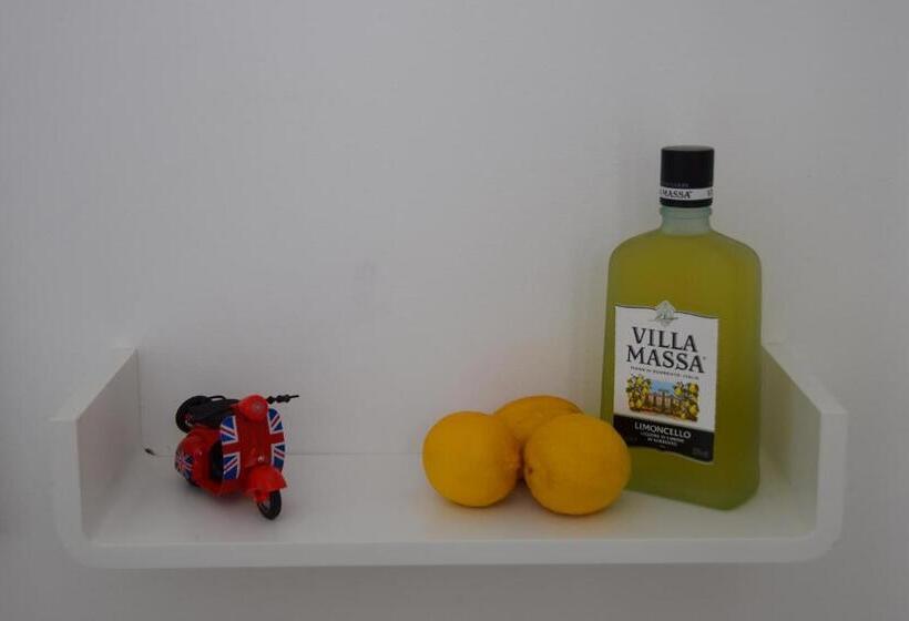 تختخواب و صبحانه Sms Studios