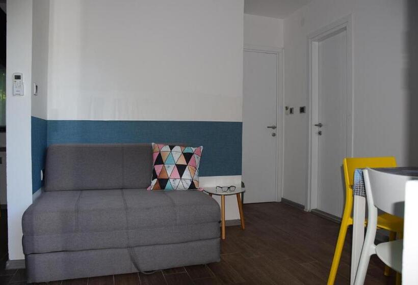 تختخواب و صبحانه Sms Studios