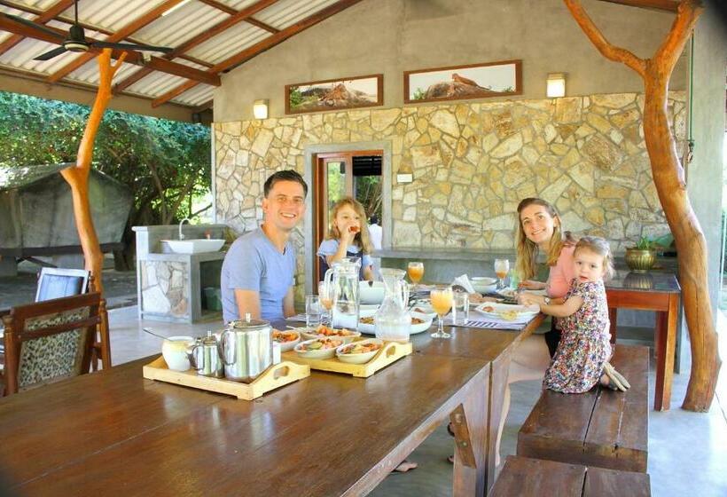 Отель Leopard Corridor Yala