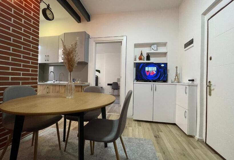 Myslym Shyri S Apartments