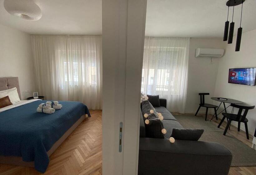 Myslym Shyri S Apartments