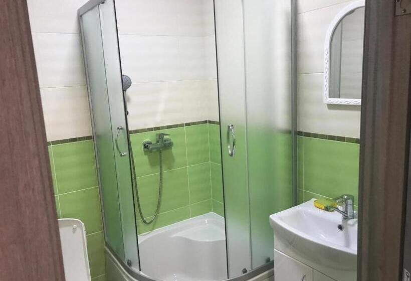 פנסיון Zatishok Guest House