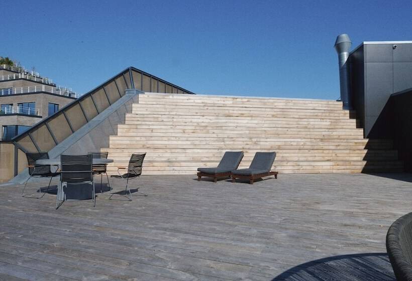 هتل The Pier Apartments By Daniel&jacob S