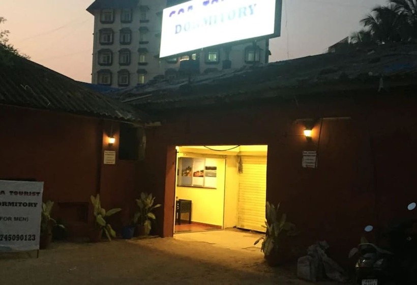 בית מלון כפרי Goroomgo Goa Tourist Dormitory Goa