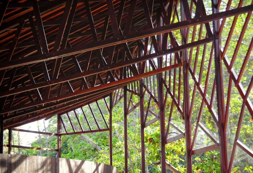 酒店 Borneo Eagle Resort