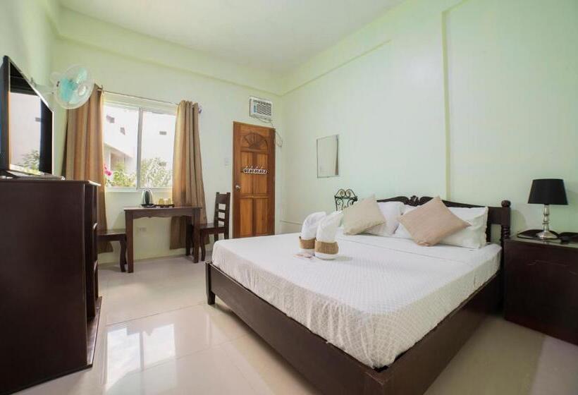 בית מלון כפרי Shorebreak Boracay Resort