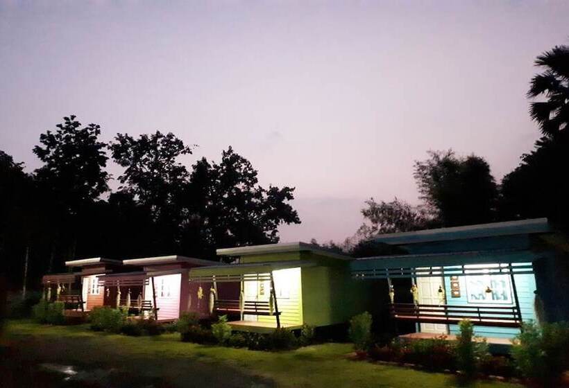 هتل Chomnok Chommai Resort
