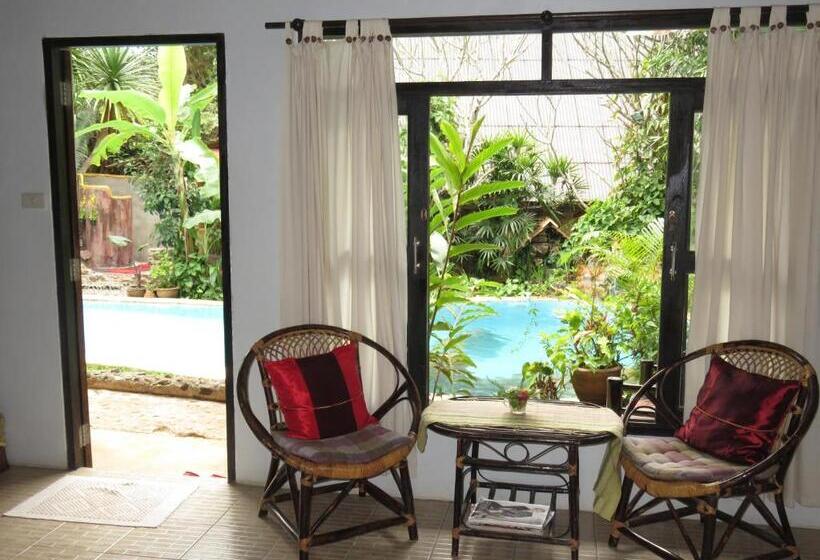 هتل Little Eden Guesthouse