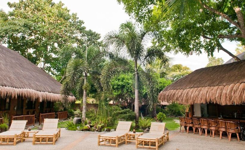 בית מלון כפרי Nabulao Beach And Dive Resort
