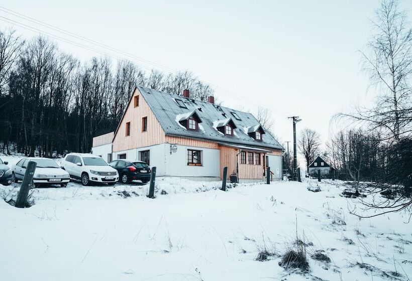 Отель Bohemian Cottage