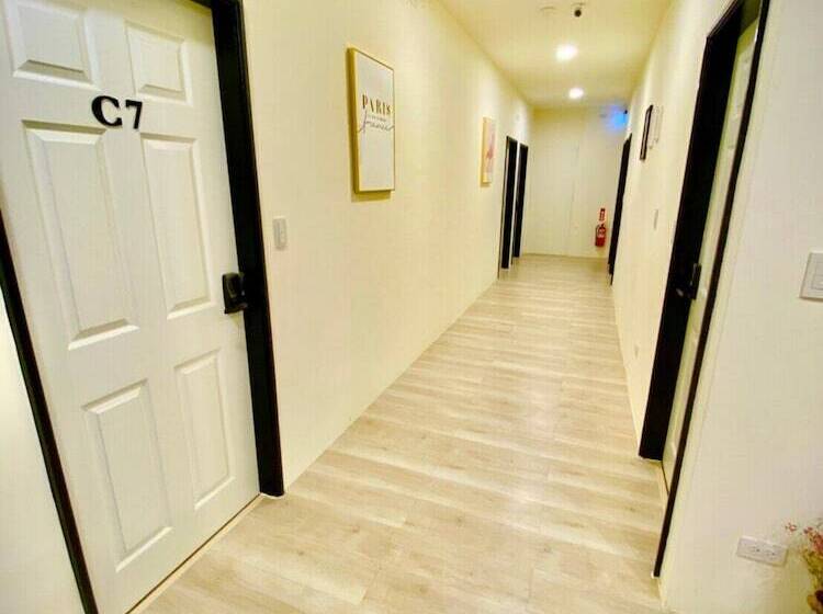 هتل Flower's Home