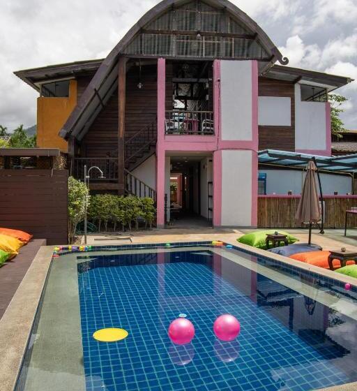 هتل K Bunk Hostel Pai Walking Street