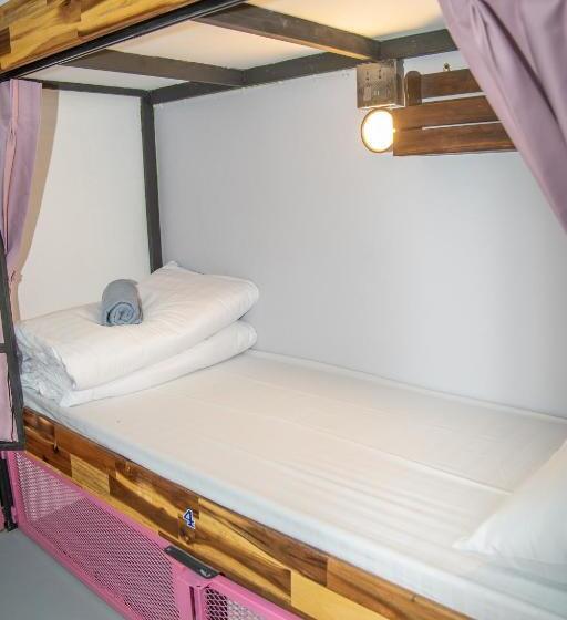 هتل K Bunk Hostel Pai Walking Street