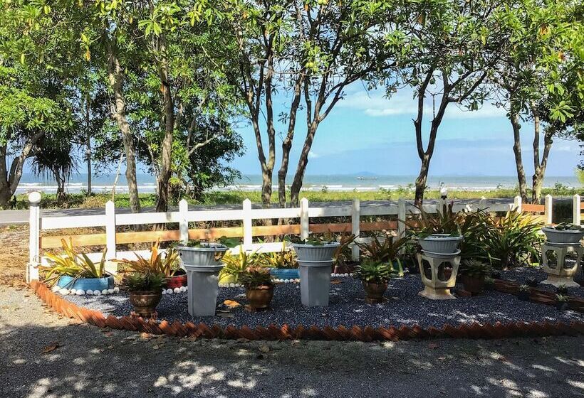 هتل Ban Chomlay Resort Satun