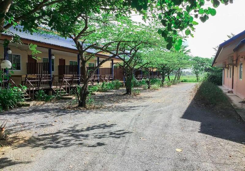هتل Ban Chomlay Resort Satun