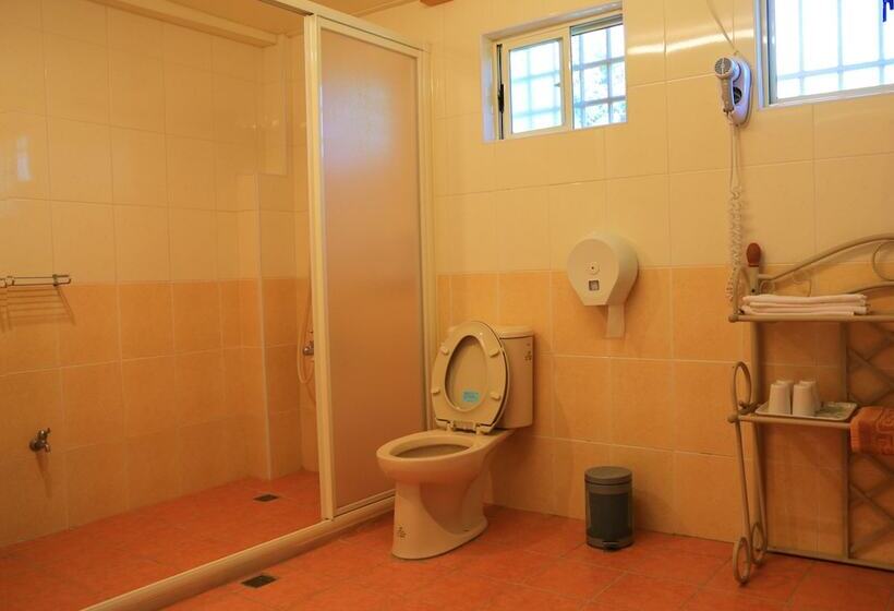 هتل 嘉義竹崎白樹腳驛棧萬坪生態包棟烤肉親子民宿