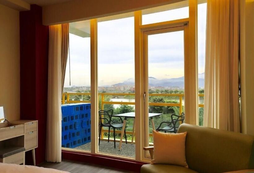 هتل The Riverview Retreats