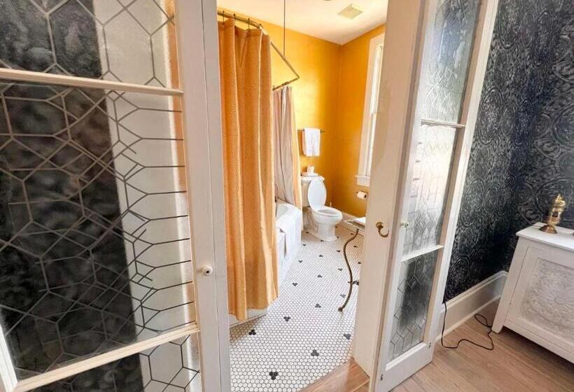 1001 Nights Historic Bed And Breakfast Adults Only