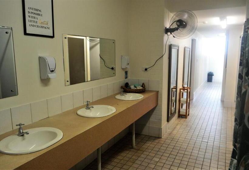 فندق صغير Youth Shack Backpackers Darwin