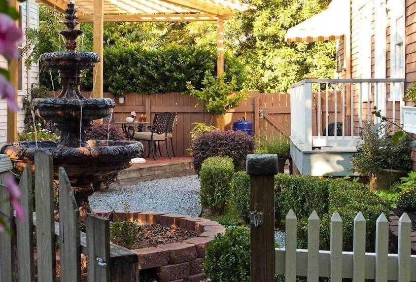 צימר Devereaux Shields House