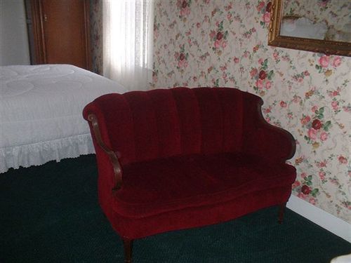 مبيت وإفطار Glass Beach Inn