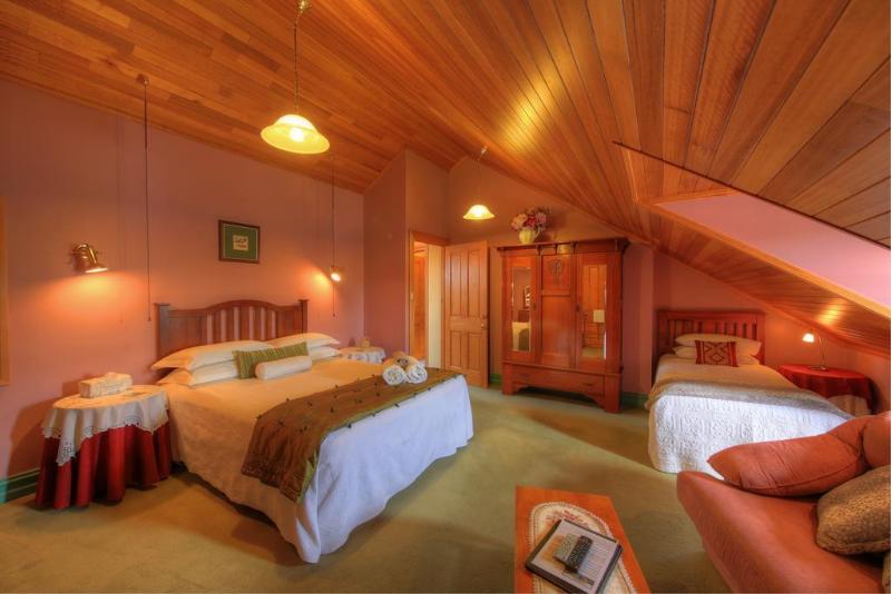 مبيت وإفطار Hanlon Guest House