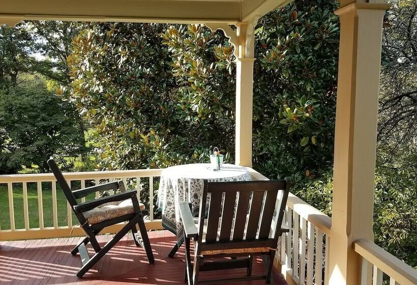 住宿加早餐  Hummingbird Inn